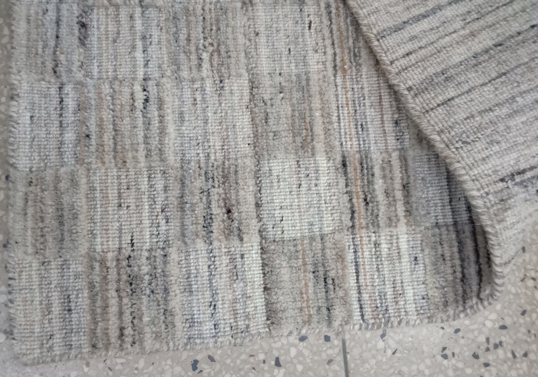 BOX-CUT PILE – AMI