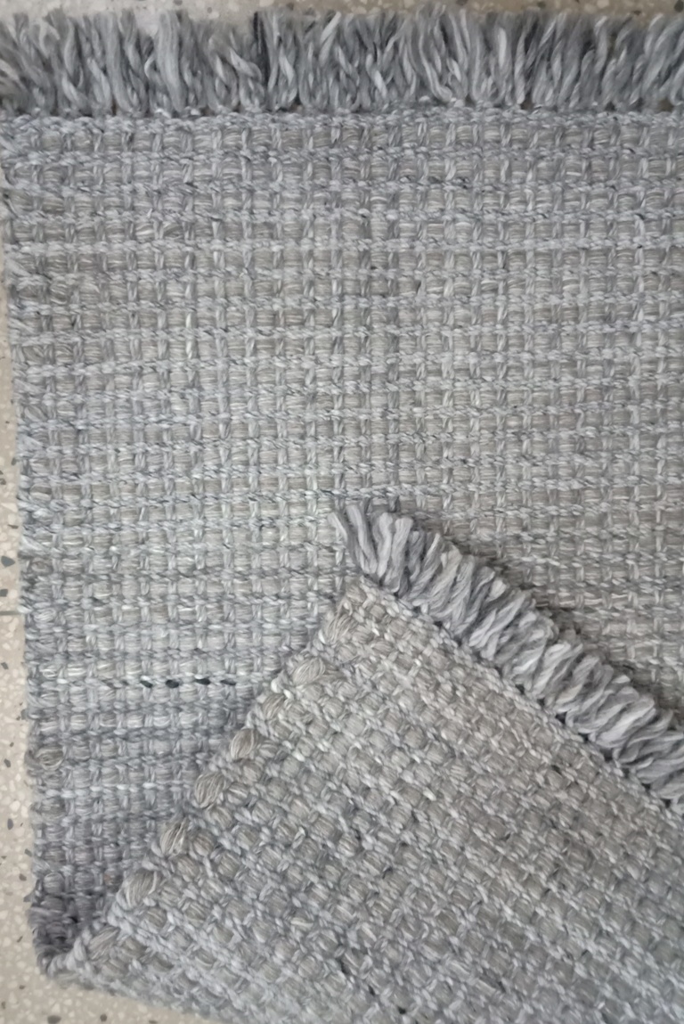 SD-10 – HAND WOVEN DHURRIE – AMI
