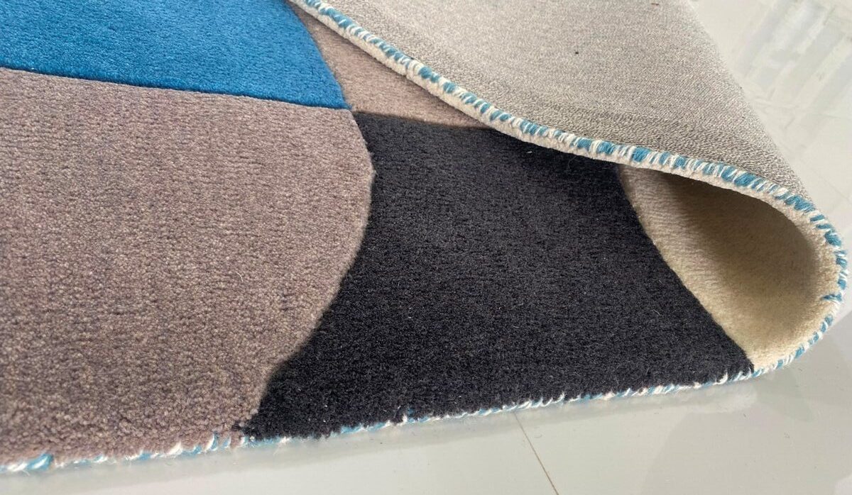 TRIANGLE BLUE – QAD