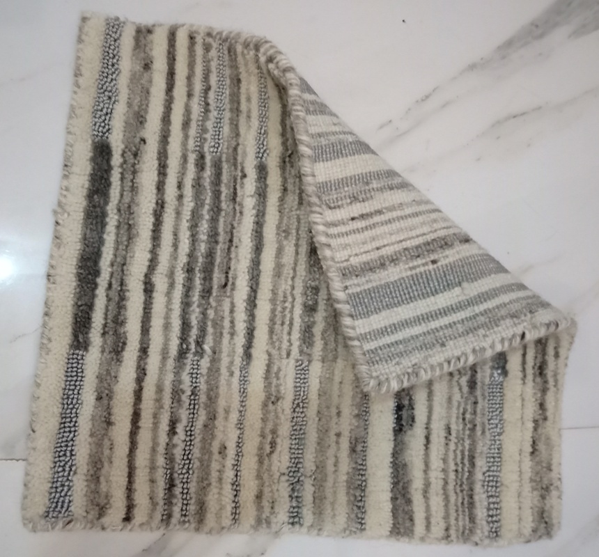 UNEVEN STRIP – LOOM KNOTTED